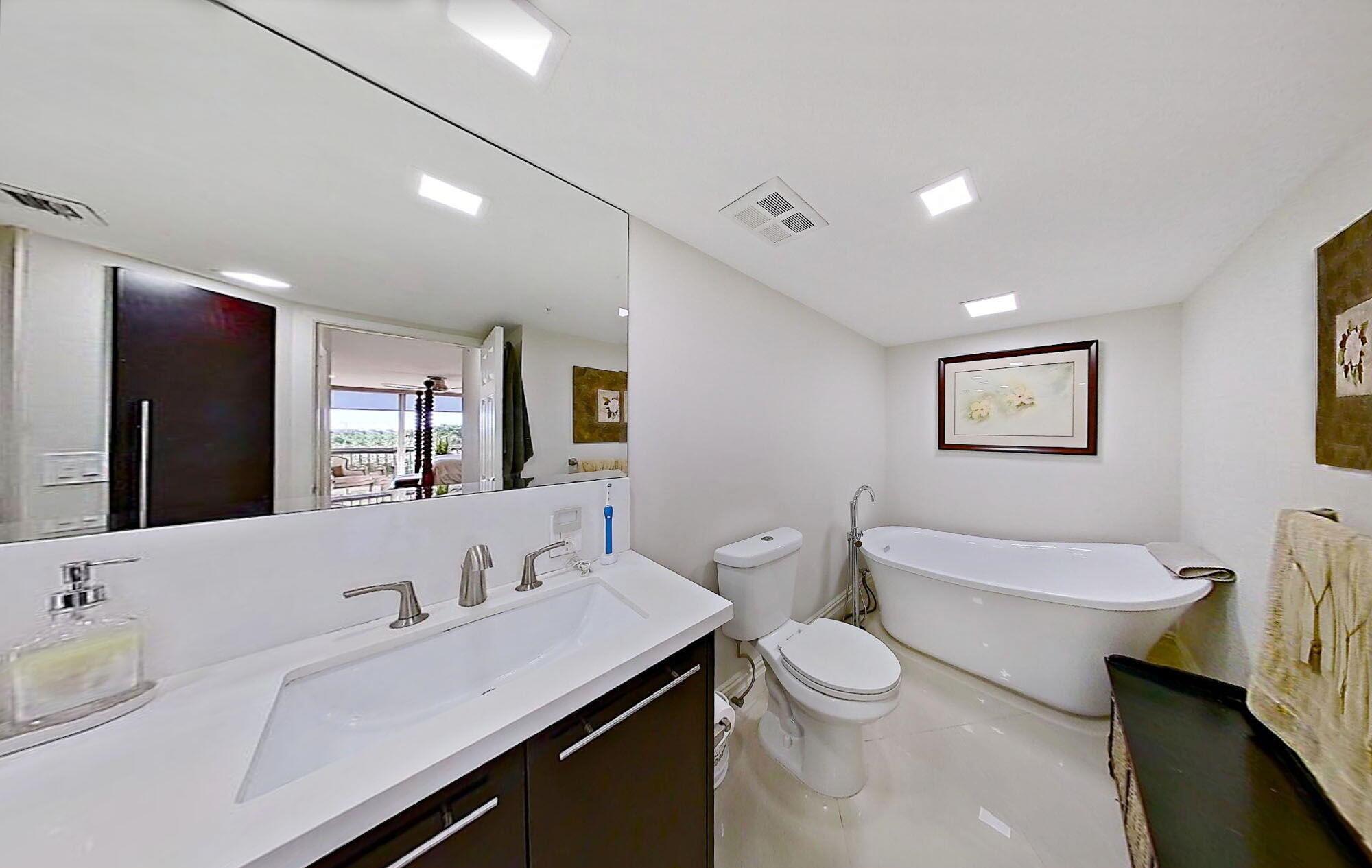 CONSULATE CONDO - Residential