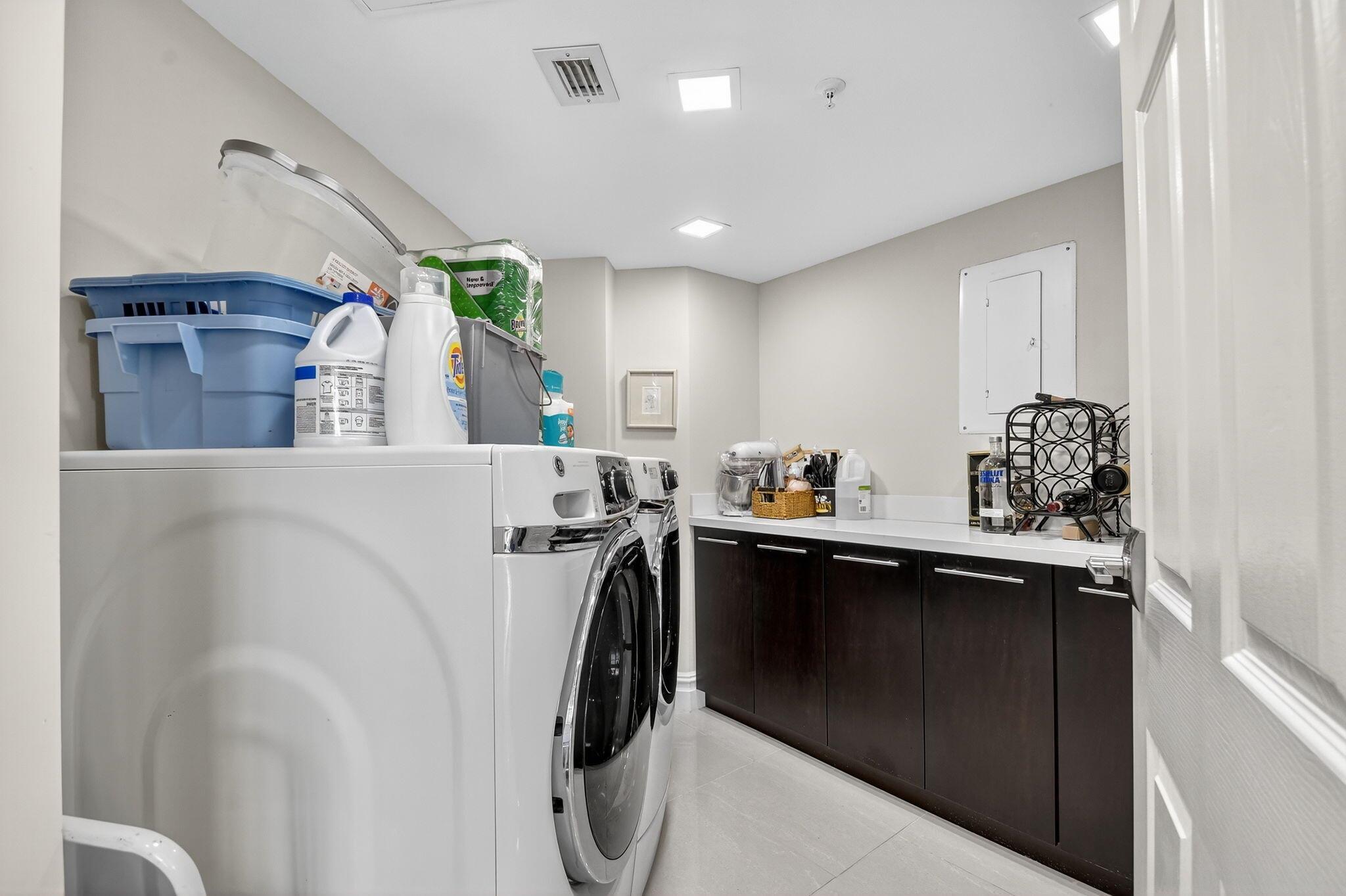 CONSULATE CONDO - Residential