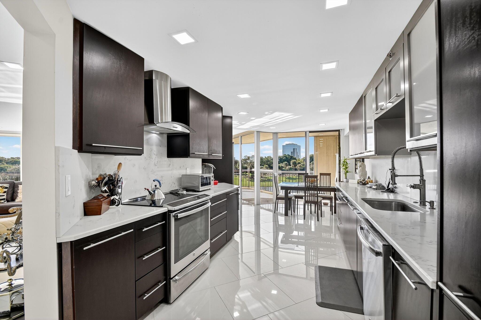 CONSULATE CONDO - Residential