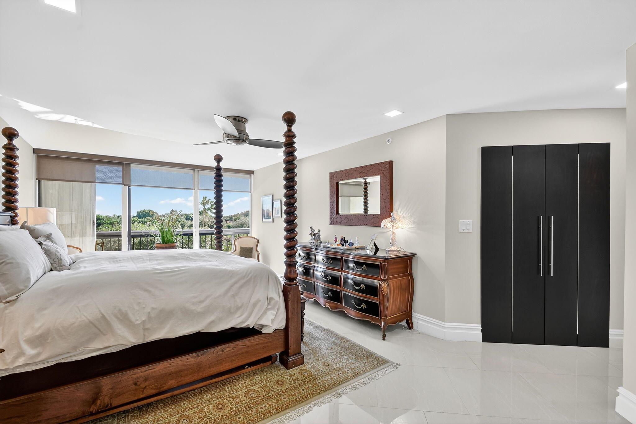 CONSULATE CONDO - Residential