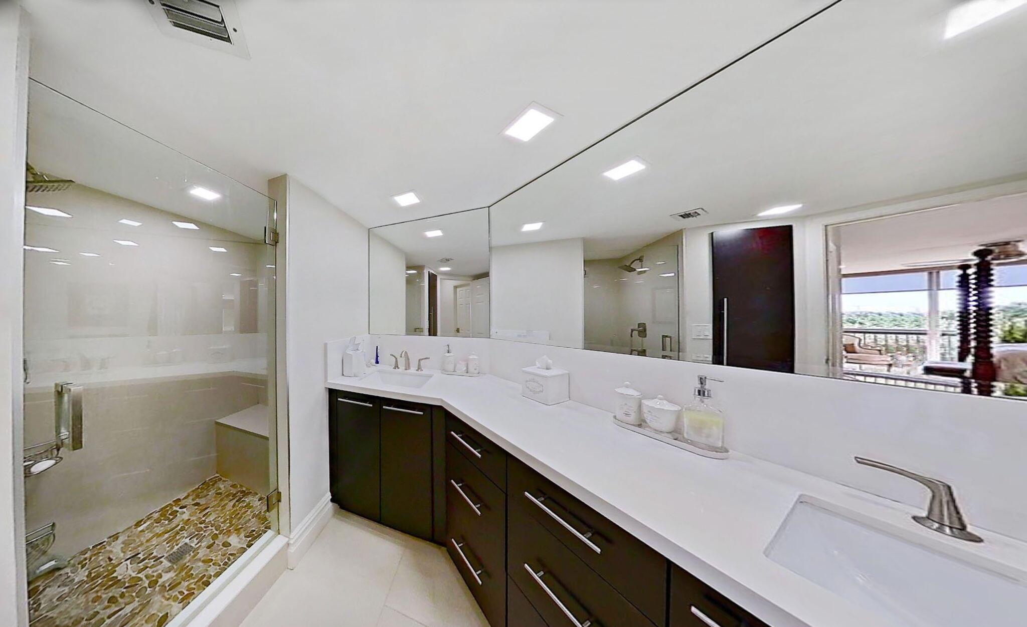 CONSULATE CONDO - Residential