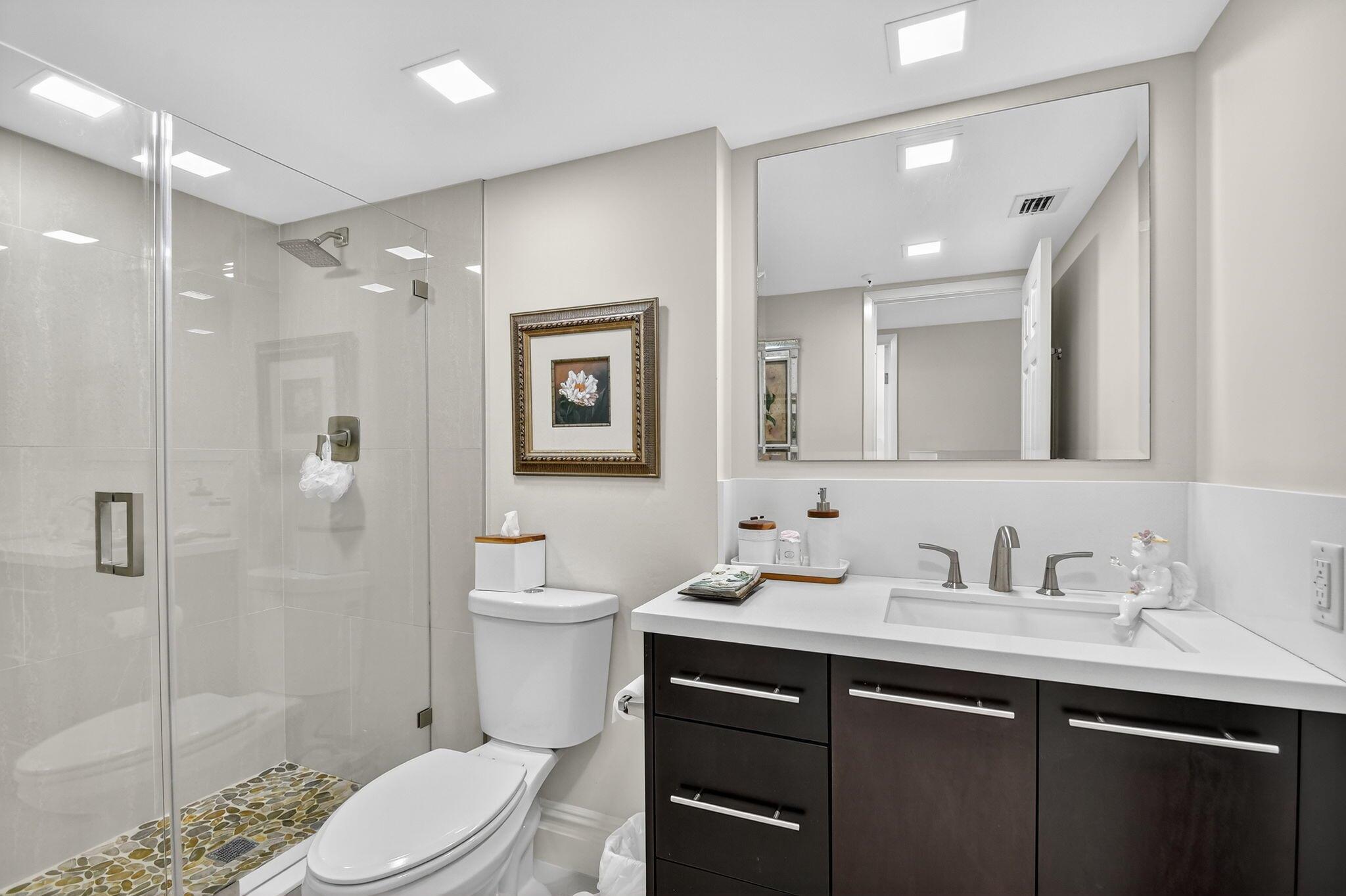 CONSULATE CONDO - Residential