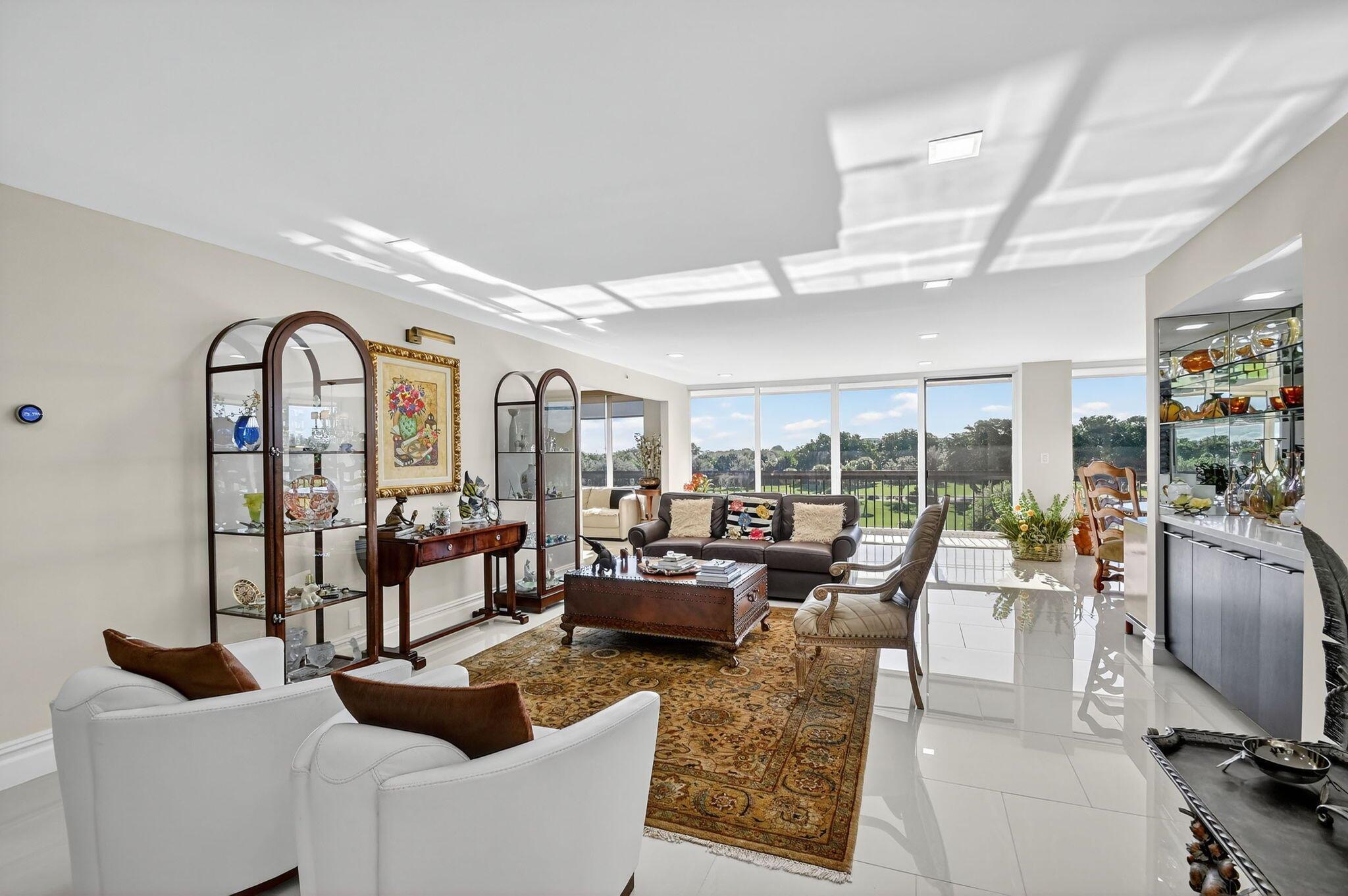 CONSULATE CONDO - Residential