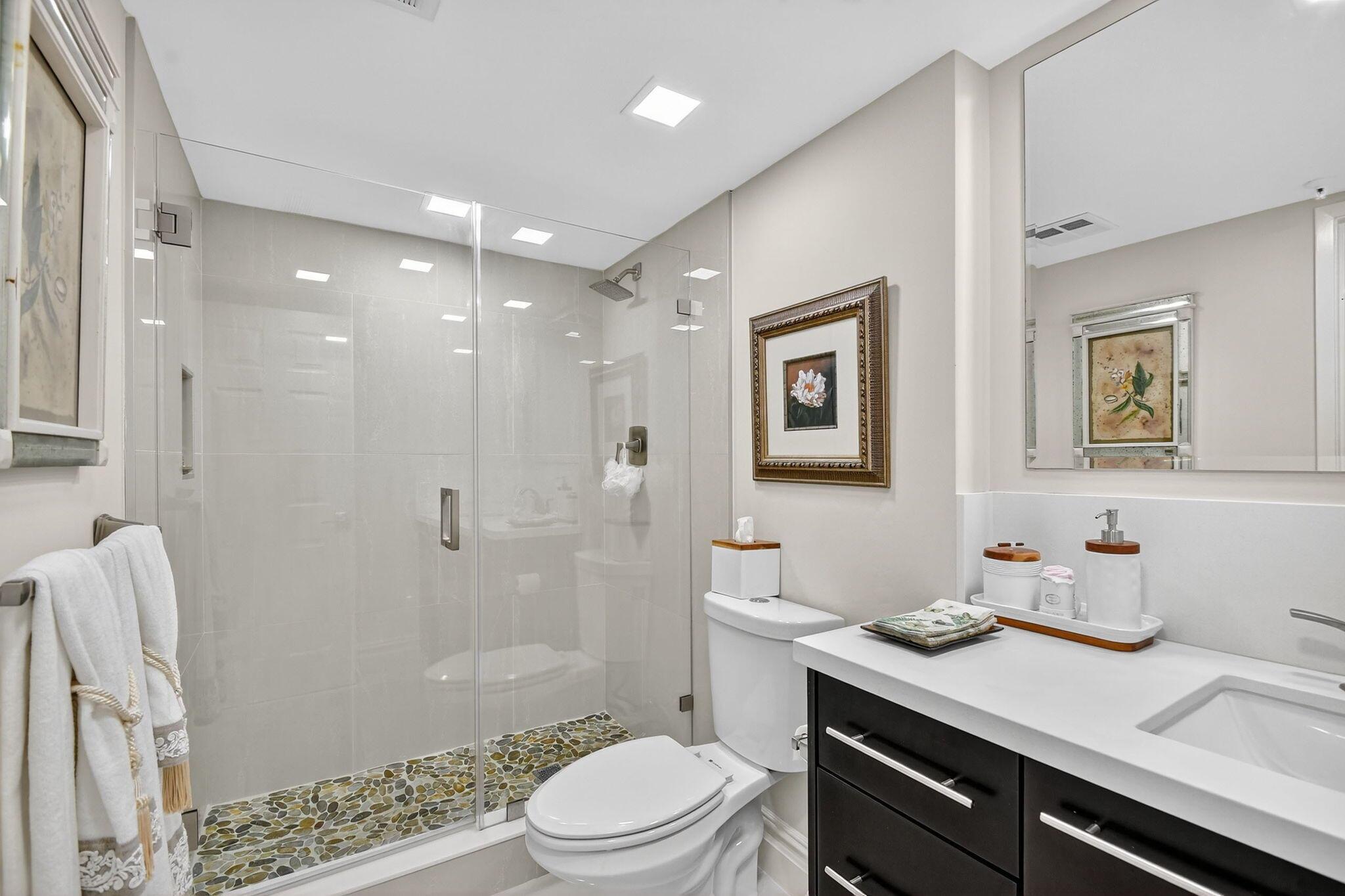 CONSULATE CONDO - Residential