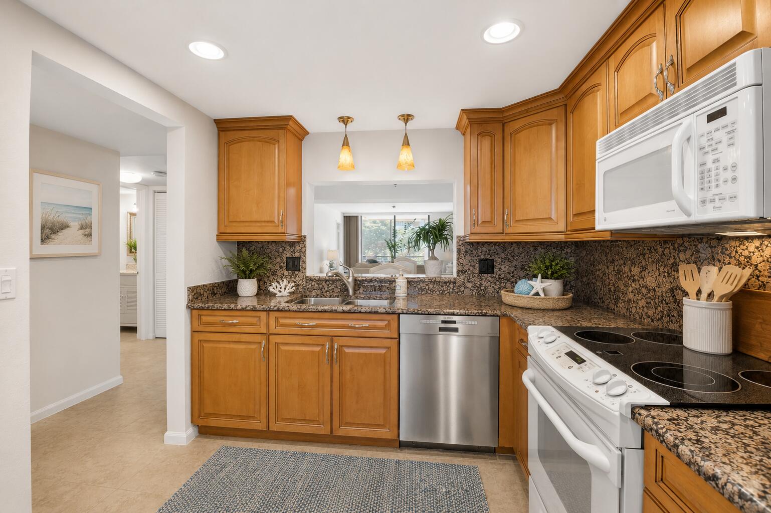 555 Banyan Tree Lane 307