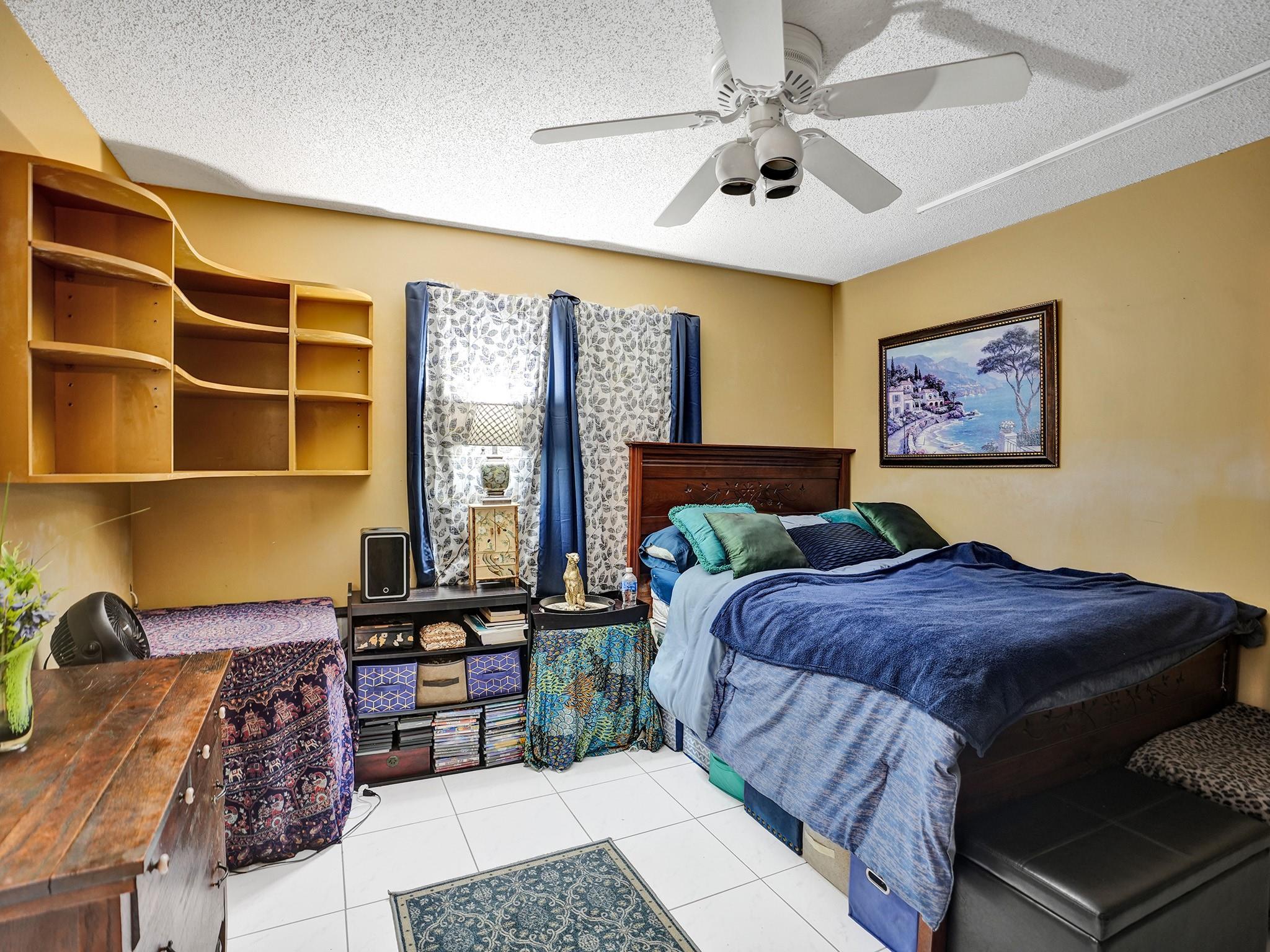 LAKES OF CARRIAGE HILLS - Residential