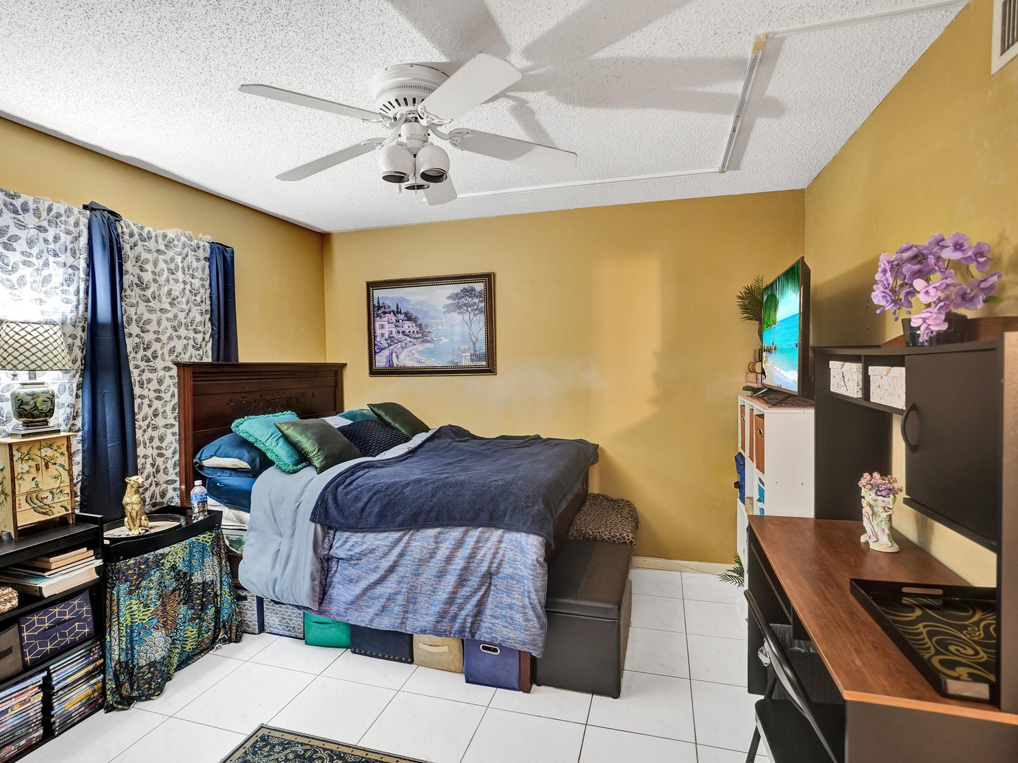 LAKES OF CARRIAGE HILLS - Residential