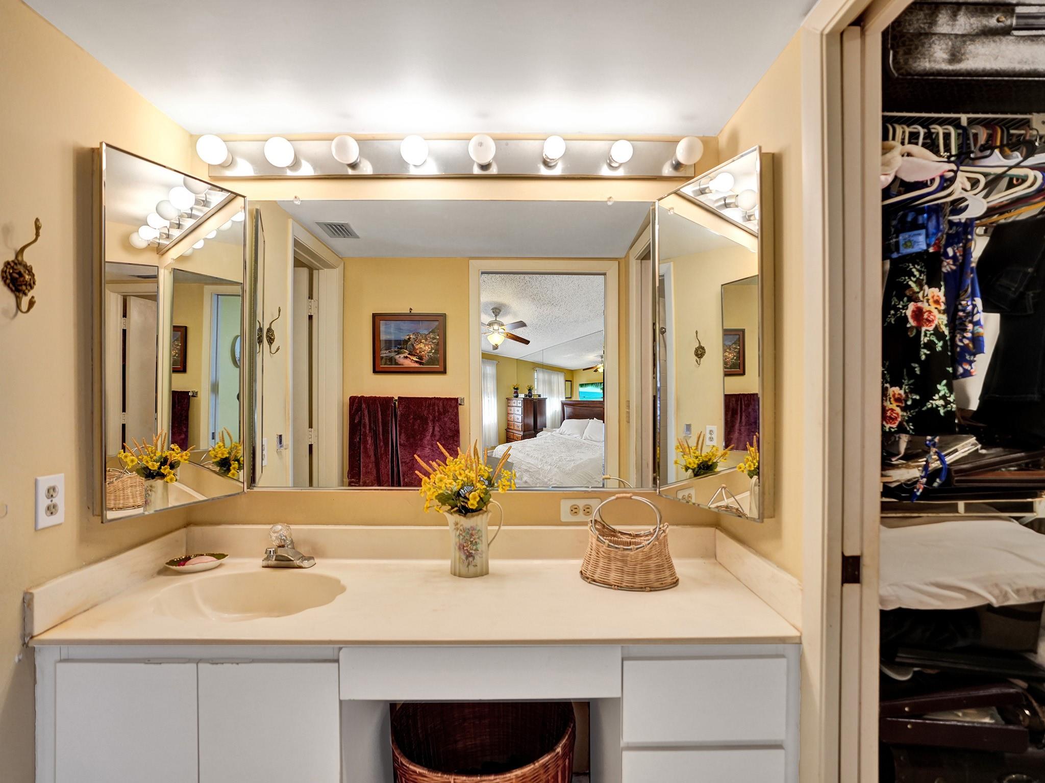 LAKES OF CARRIAGE HILLS - Residential