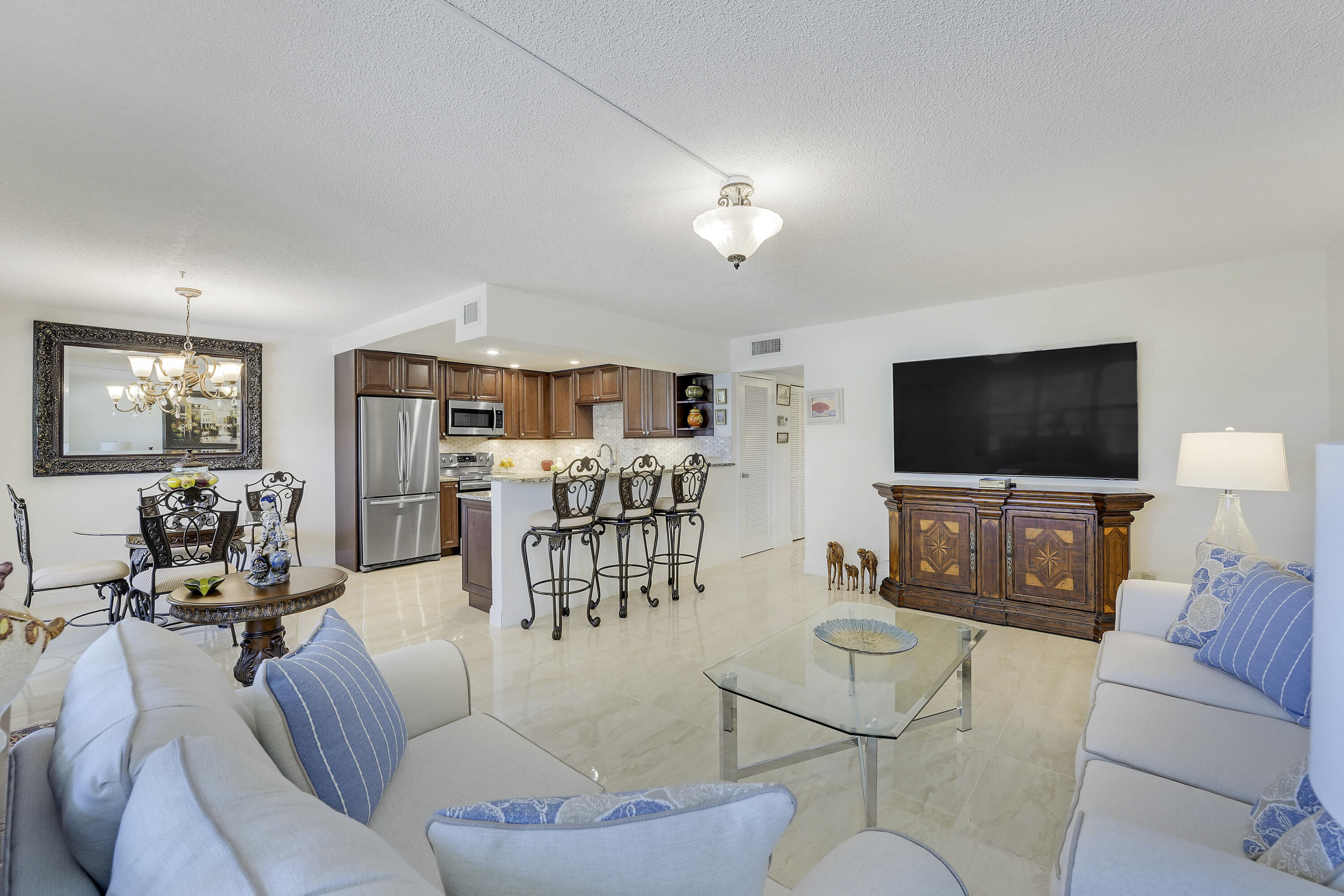 WELLINGTON CONDOS - Residential