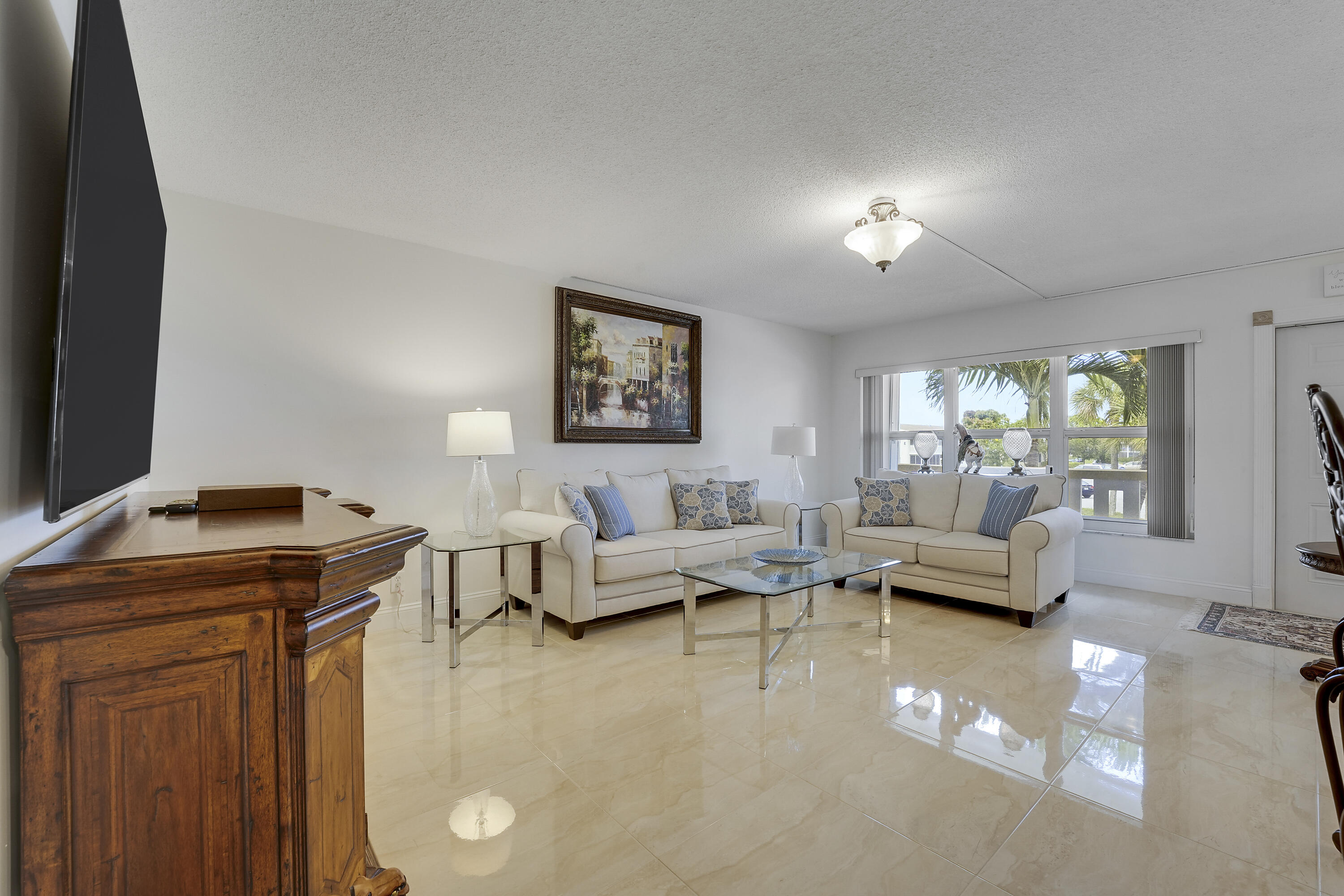 WELLINGTON CONDOS - Residential