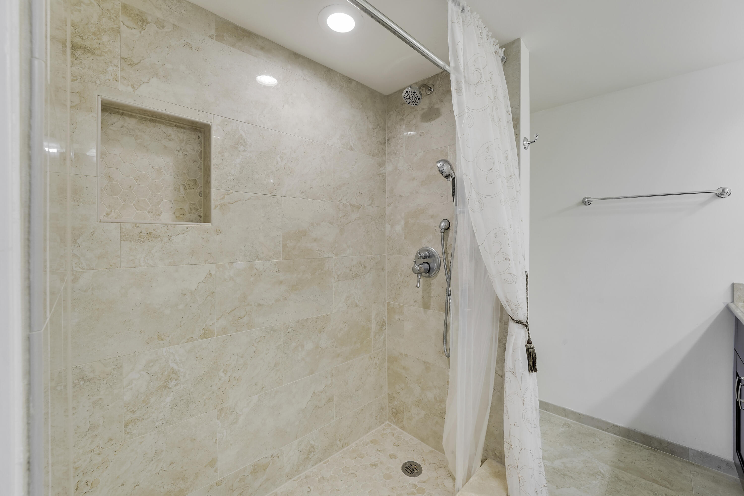 WELLINGTON CONDOS - Residential