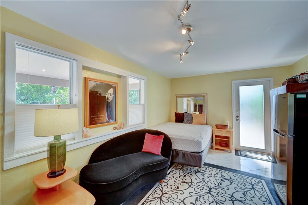 Poinsettia Heights - Residential