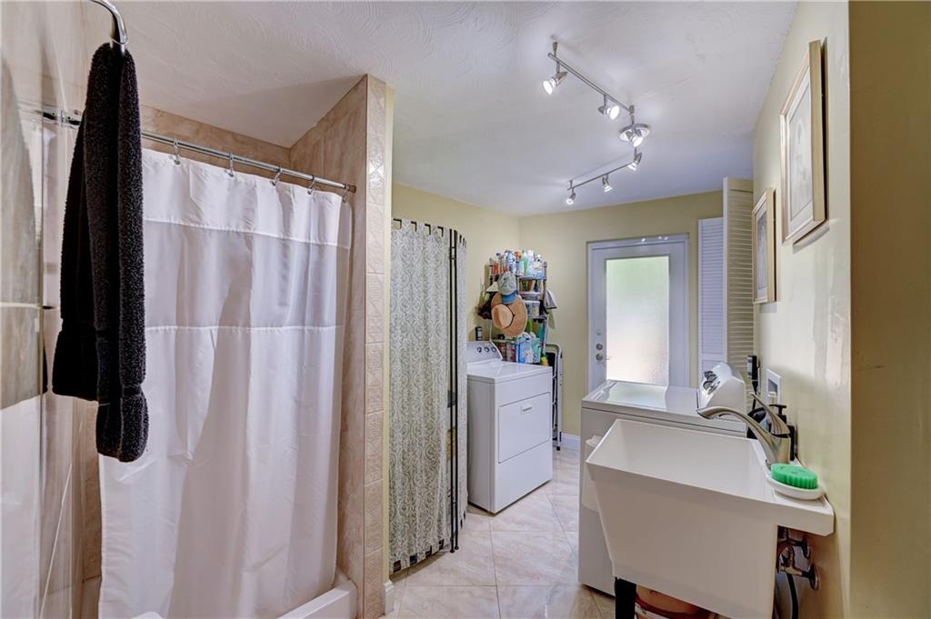 Poinsettia Heights - Residential