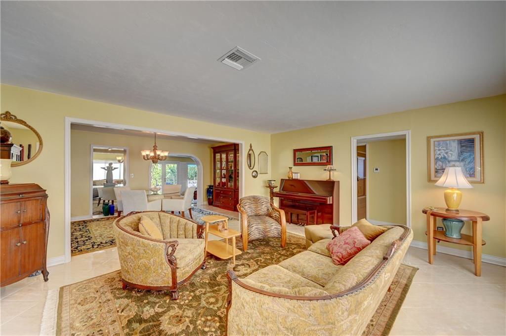 Poinsettia Heights - Residential
