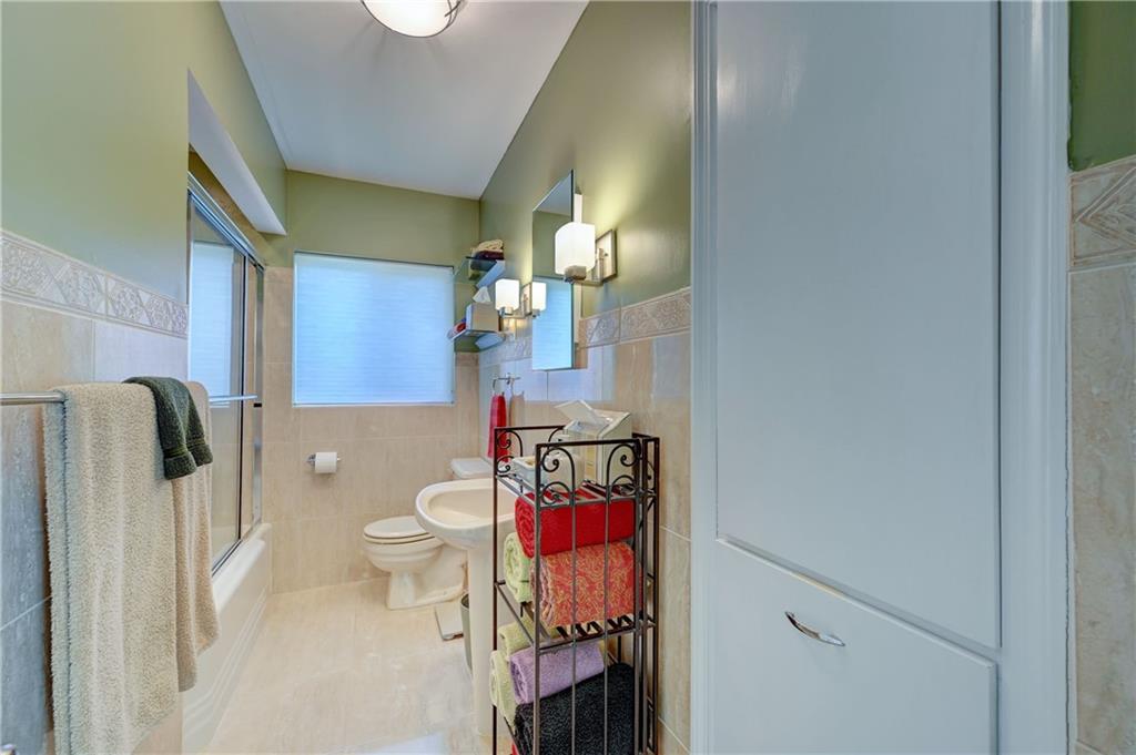 Poinsettia Heights - Residential
