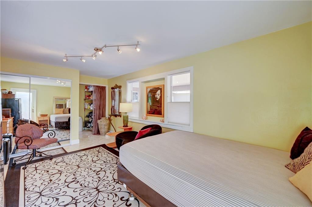 Poinsettia Heights - Residential