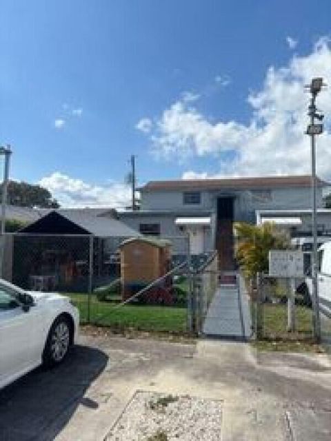 2724 SW 34th Avenue Miami FL 33133