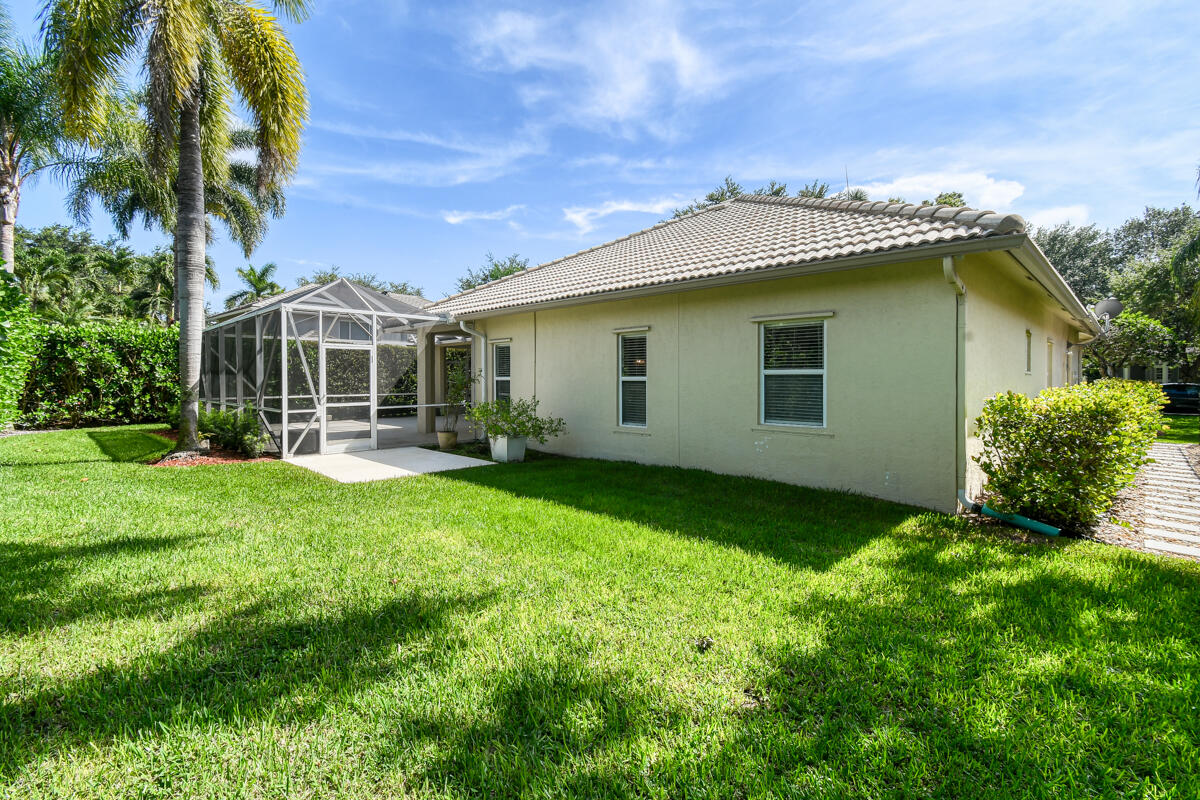1133 Egret Circle S