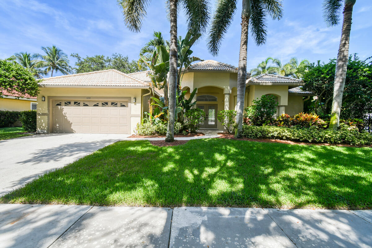 Egret Landing has it all. Convenient location. Tennis Courts, Basketball Courts, Swimming Pool and Clubhouse. Don't miss this wide open 3 bedroom/ 2 bath CBS home with a huge screened, covered patio. Living and Family rooms. Light wood looking tile throughout. Split plan. Washer and Dryer included. E-Z Show
