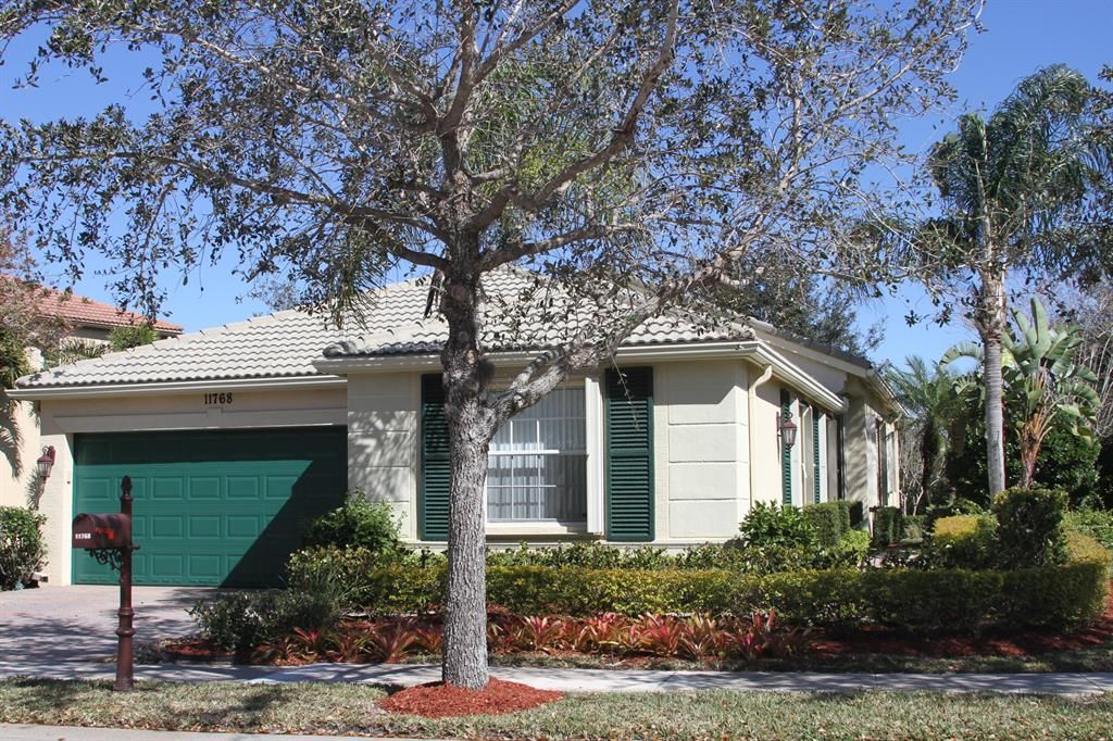 Photo of 11768 SW Bennington Circle, Port Saint Lucie, FL 34987 (MLS # R10693050)