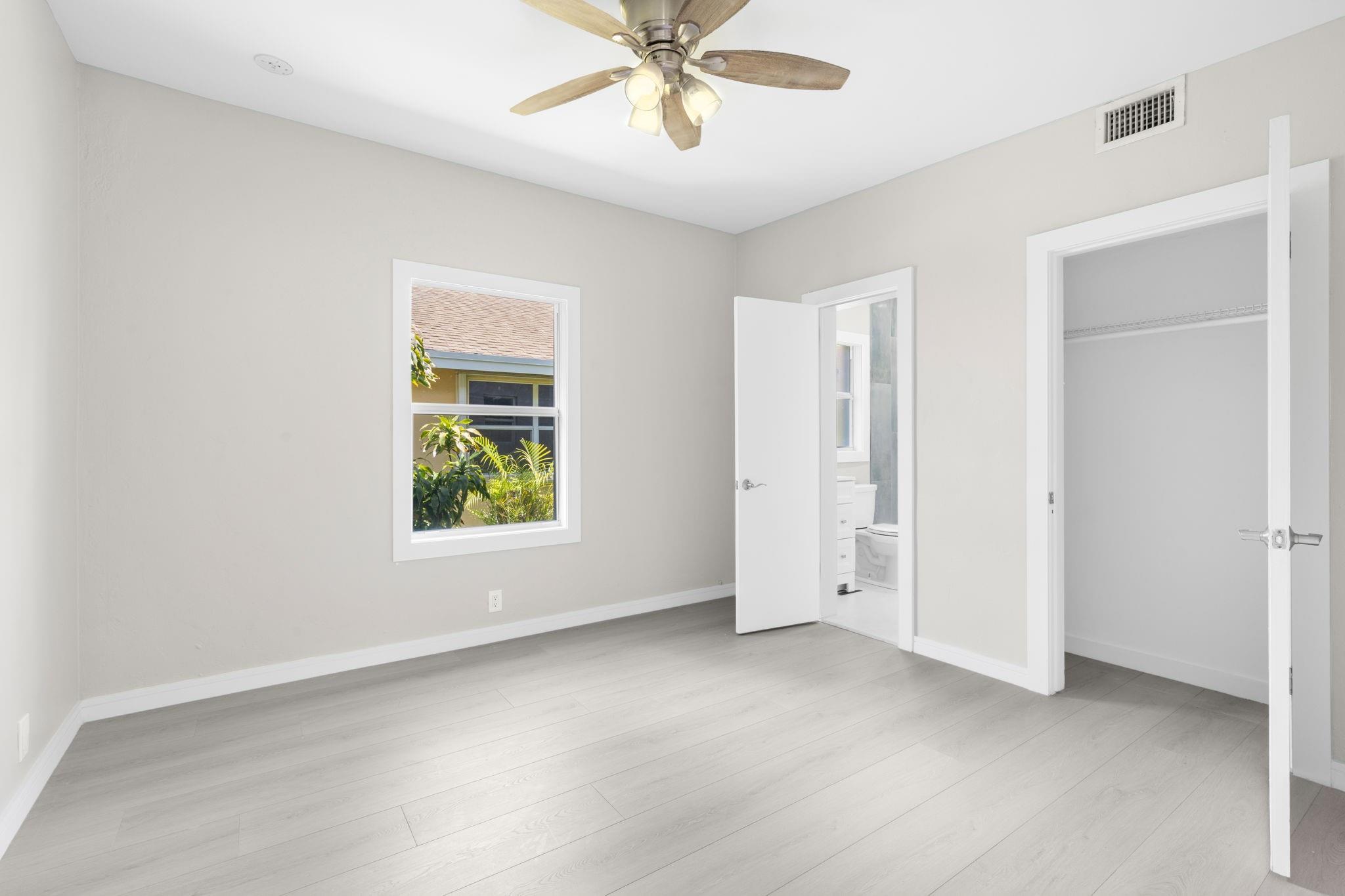 Hollywood 1-21 B - Residential Lease