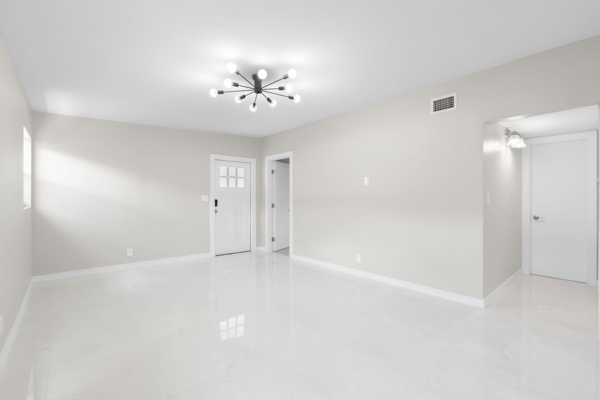 Hollywood 1-21 B - Residential Lease