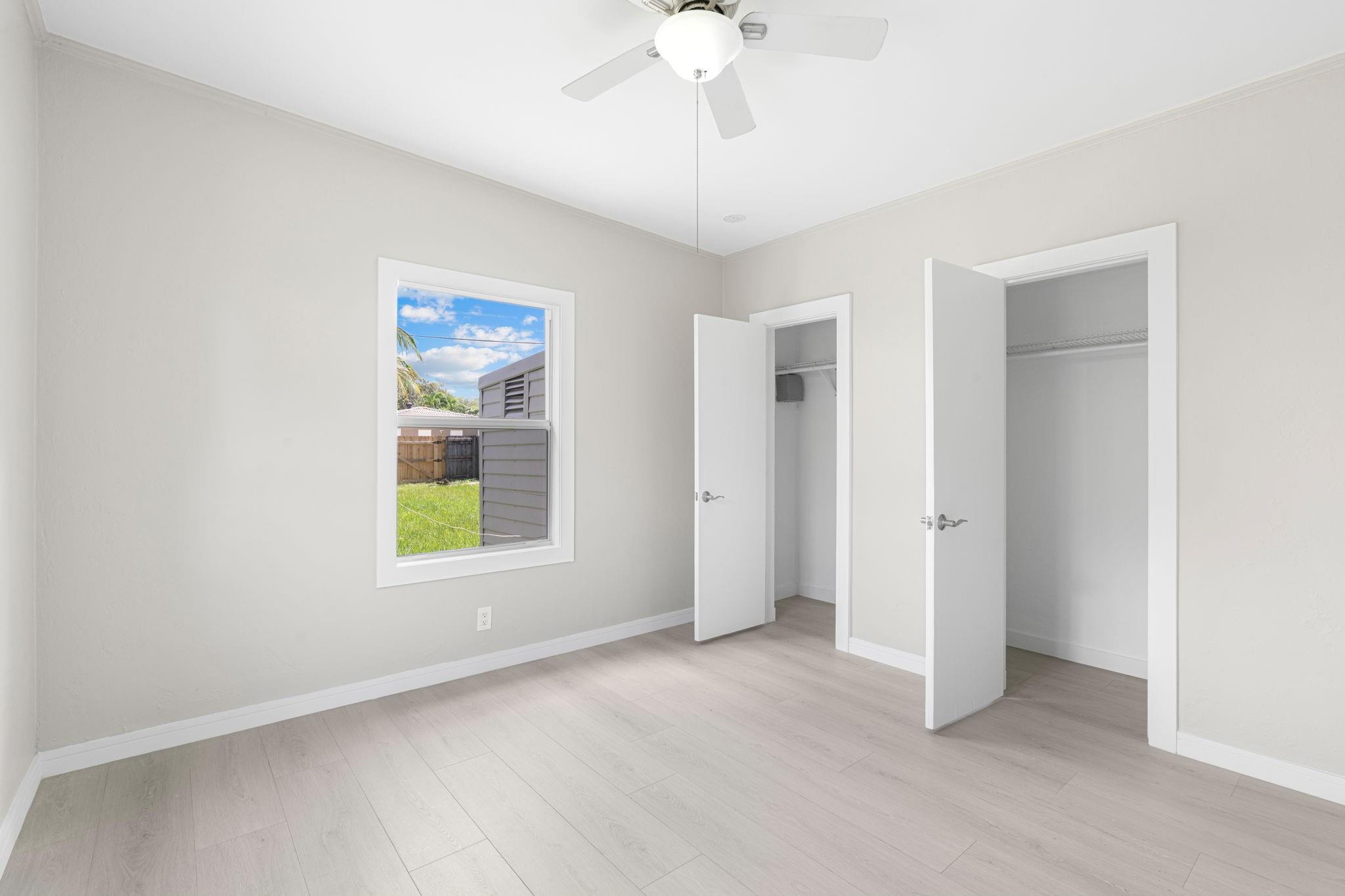 Hollywood 1-21 B - Residential Lease