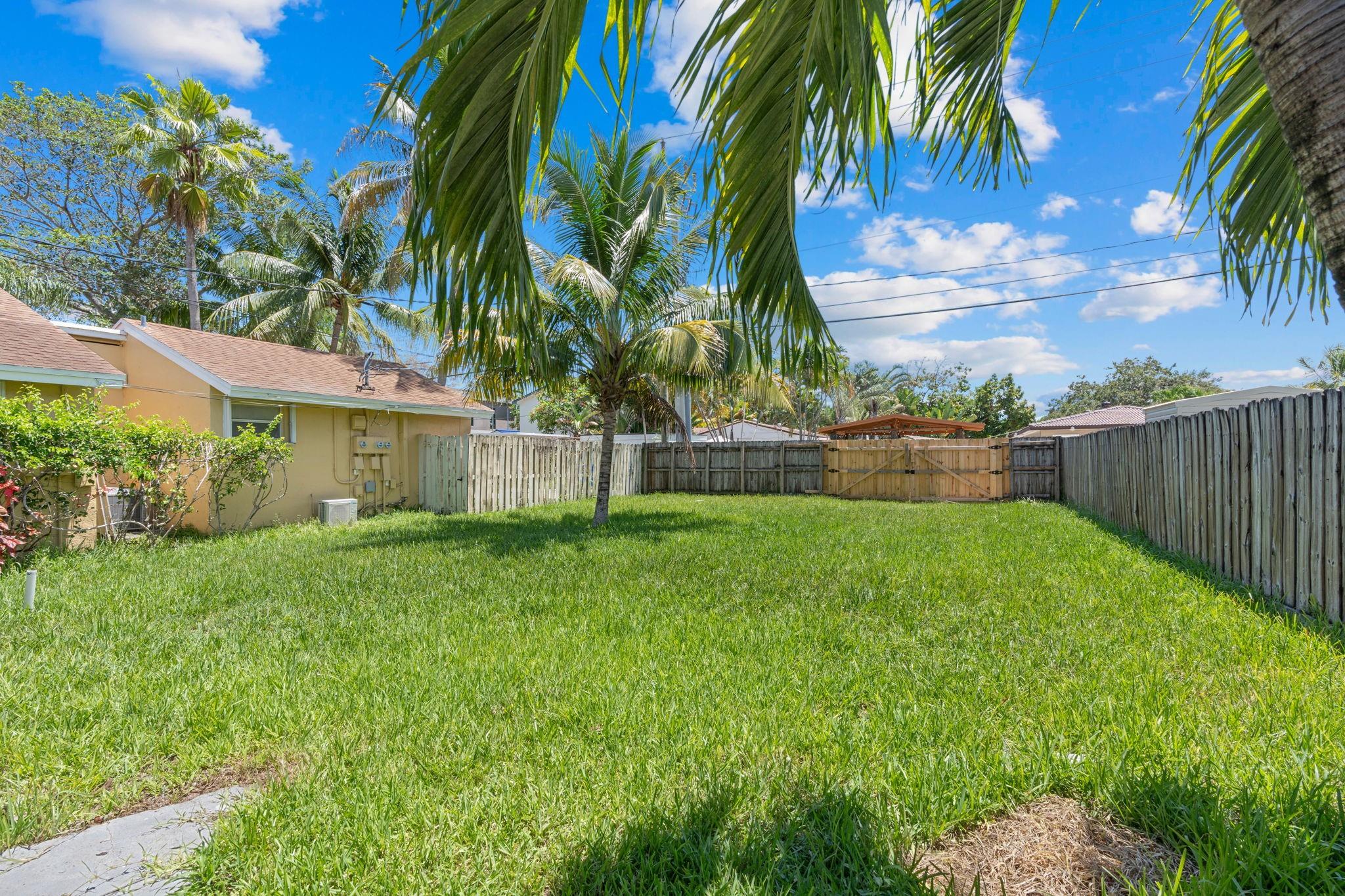 Hollywood 1-21 B - Residential Lease