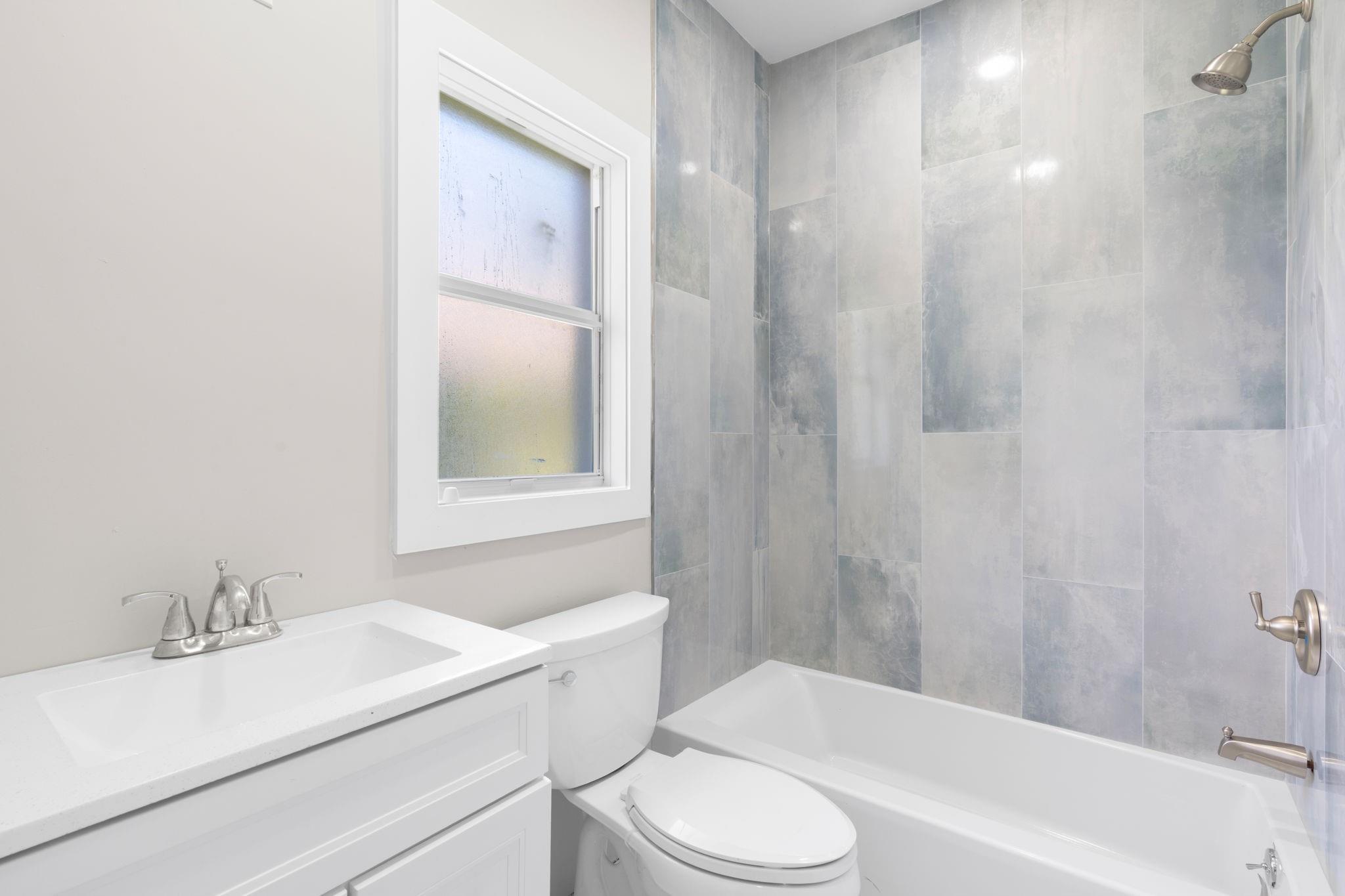 Hollywood 1-21 B - Residential Lease