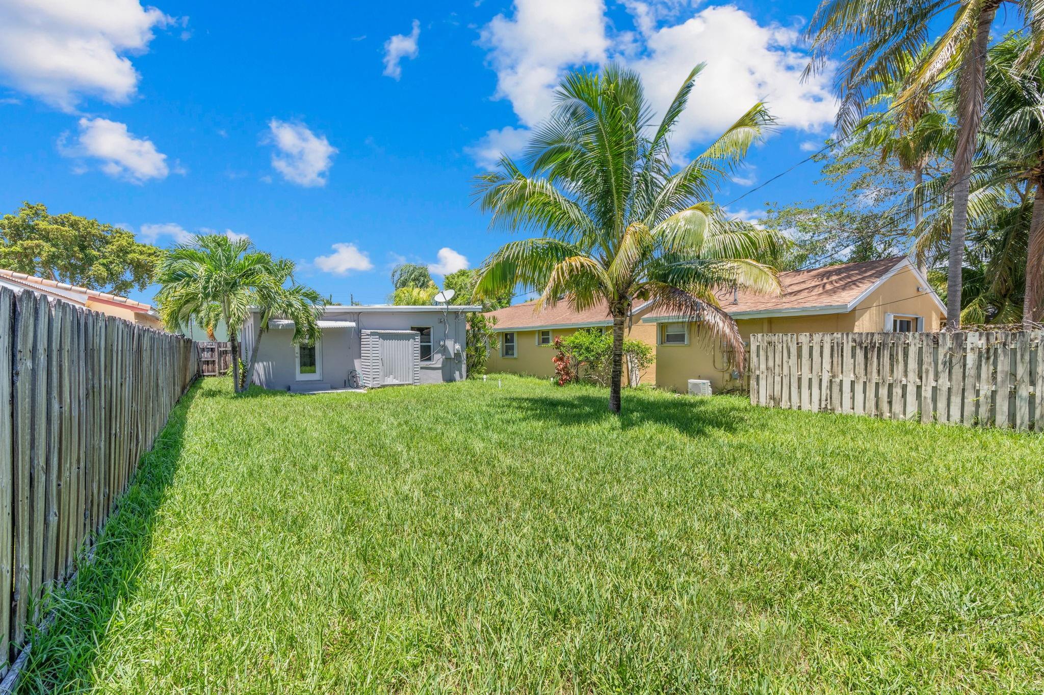 Hollywood 1-21 B - Residential Lease