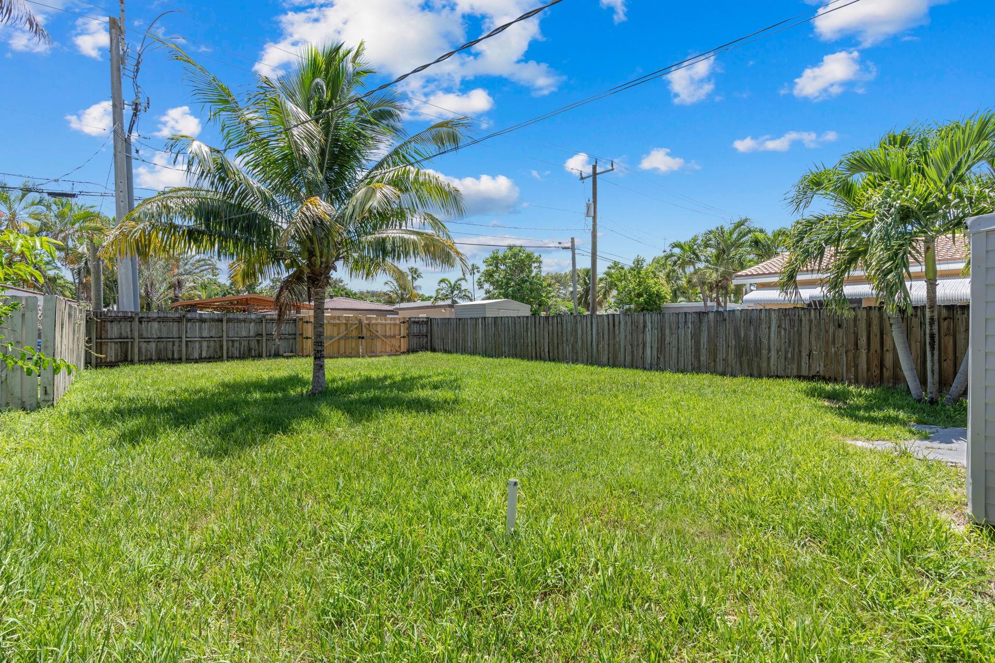 Hollywood 1-21 B - Residential Lease