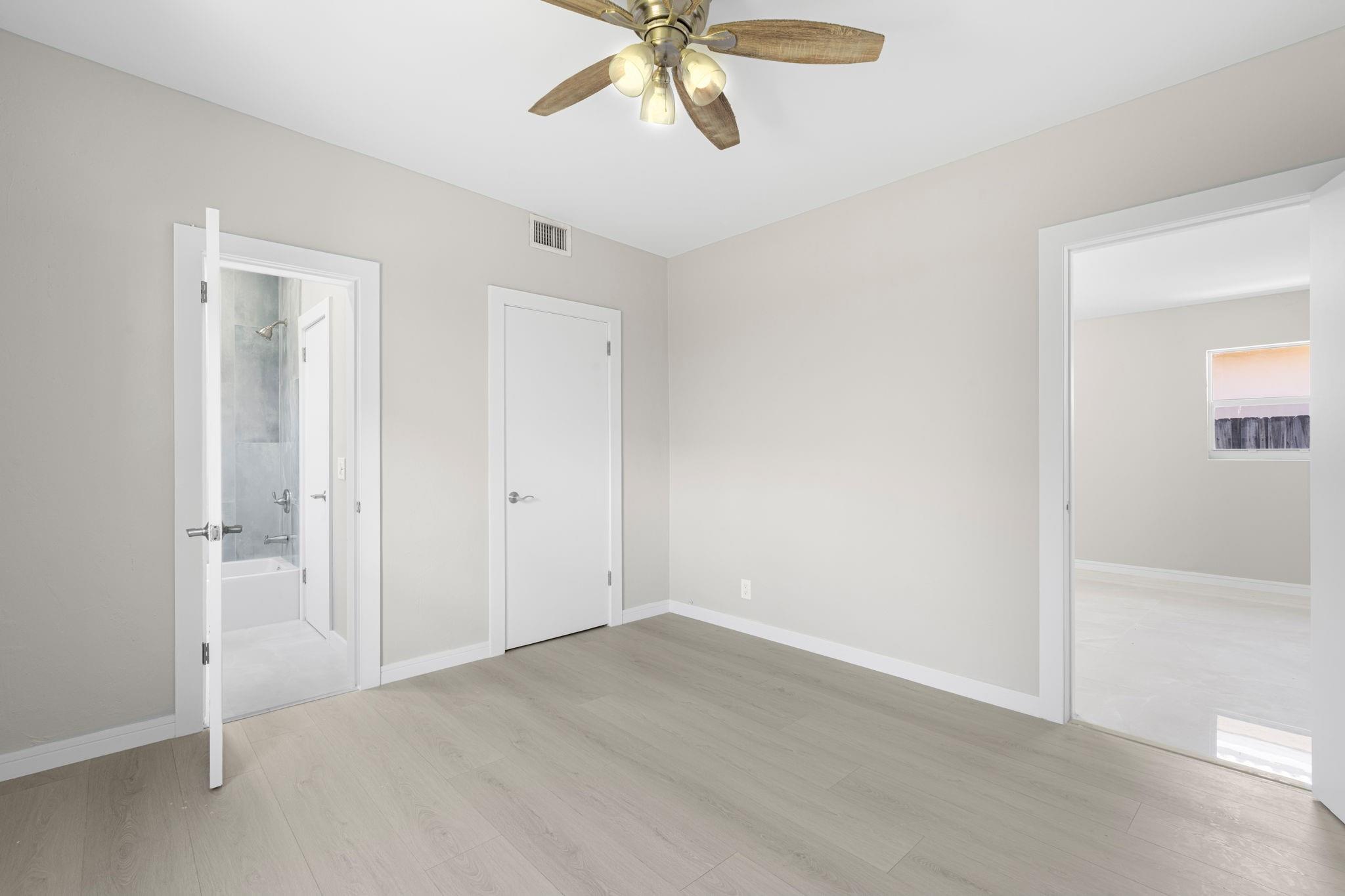 Hollywood 1-21 B - Residential Lease