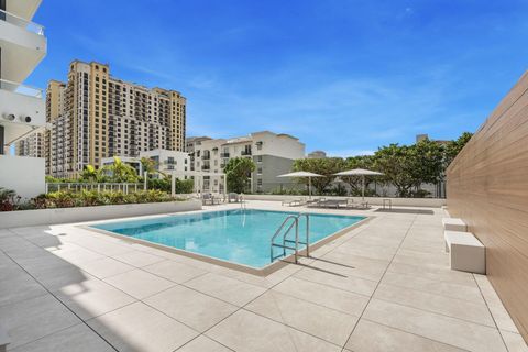 Condominium in West Palm Beach FL 525 Flagler Drive Dr 29.jpg