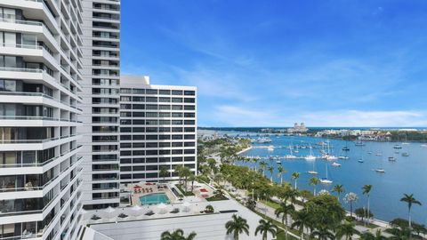 Condominium in West Palm Beach FL 525 Flagler Drive Dr 27.jpg
