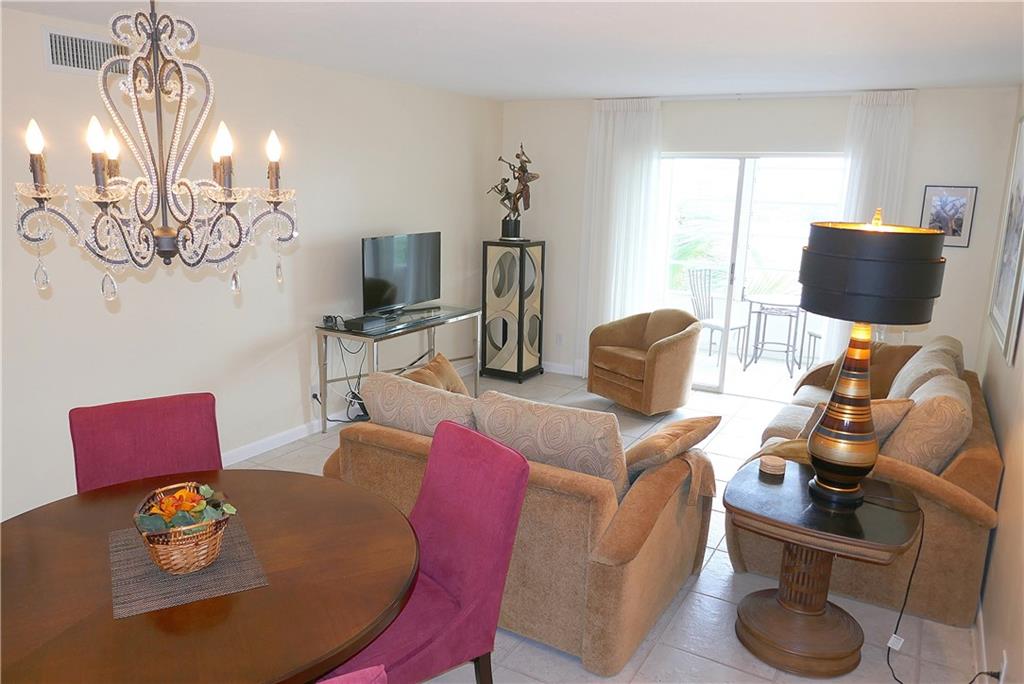 VILLAGE ROYALE ON THE GRE - Residential