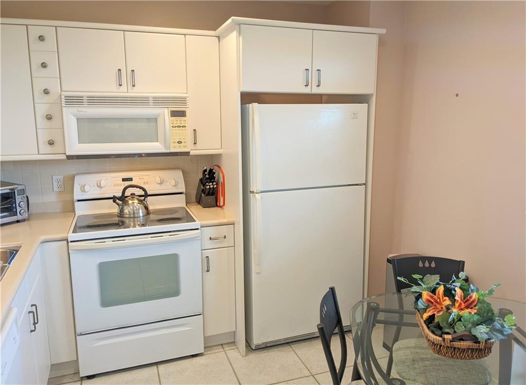 VILLAGE ROYALE ON THE GRE - Residential