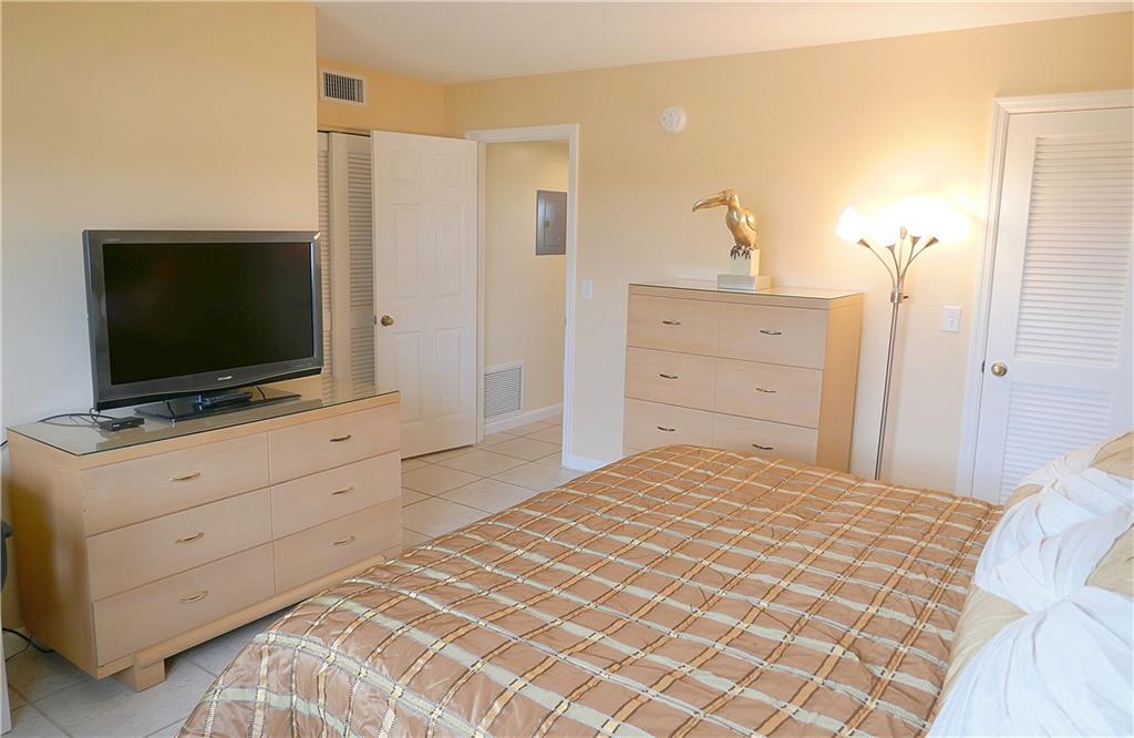 VILLAGE ROYALE ON THE GRE - Residential