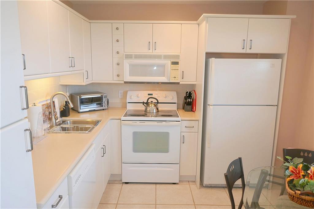 VILLAGE ROYALE ON THE GRE - Residential