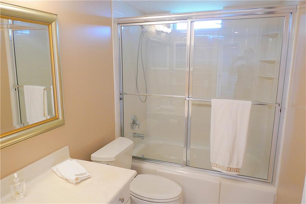 VILLAGE ROYALE ON THE GRE - Residential