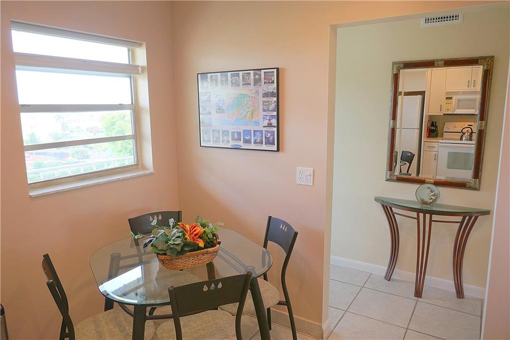 VILLAGE ROYALE ON THE GRE - Residential