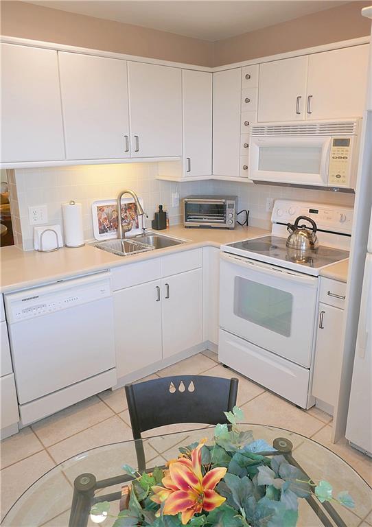 VILLAGE ROYALE ON THE GRE - Residential