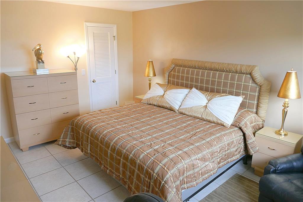 VILLAGE ROYALE ON THE GRE - Residential