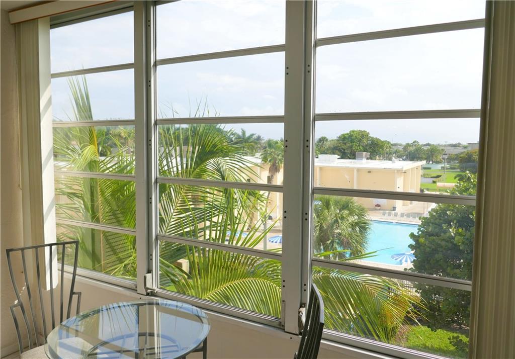 VILLAGE ROYALE ON THE GRE - Residential