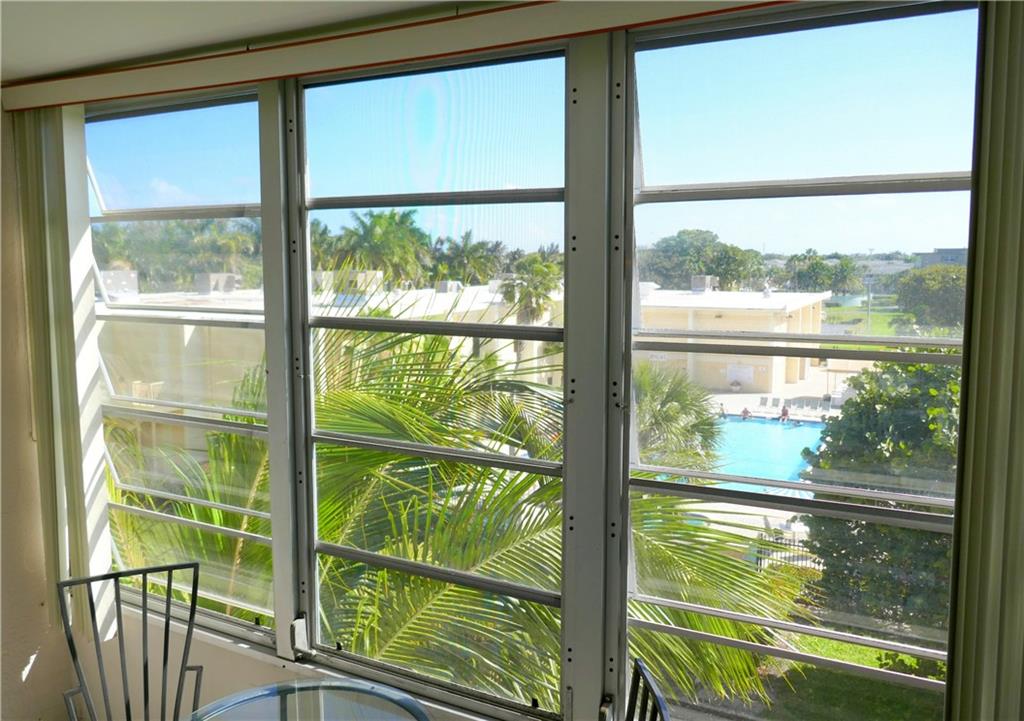 VILLAGE ROYALE ON THE GRE - Residential