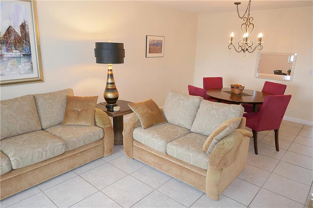 VILLAGE ROYALE ON THE GRE - Residential