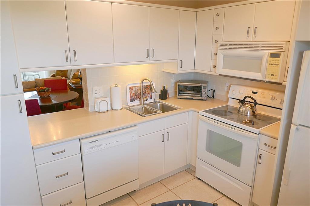 VILLAGE ROYALE ON THE GRE - Residential