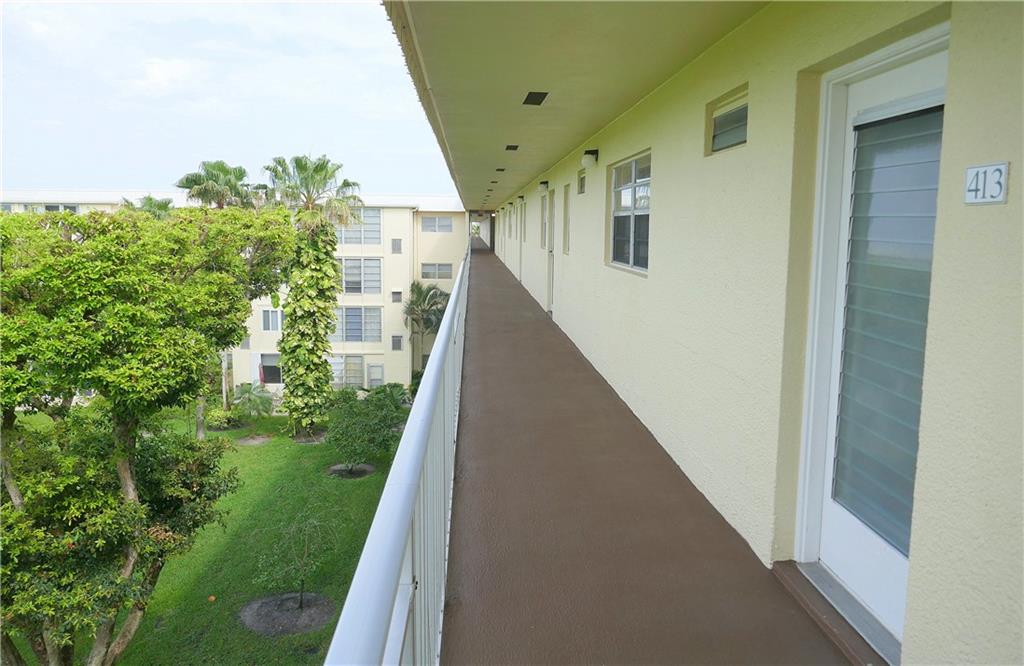 VILLAGE ROYALE ON THE GRE - Residential