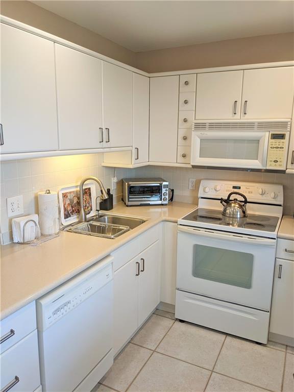 VILLAGE ROYALE ON THE GRE - Residential