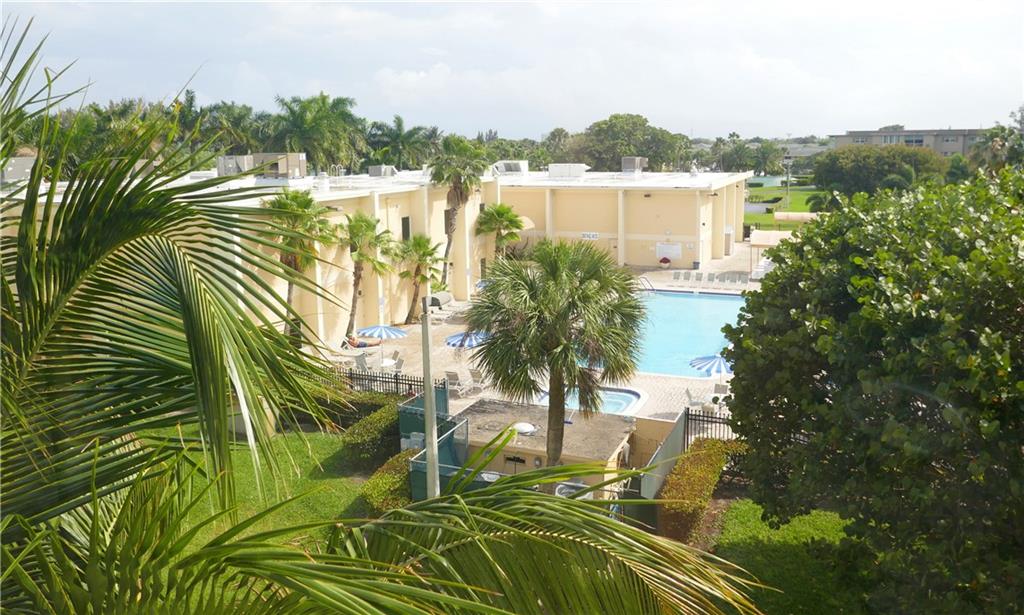 VILLAGE ROYALE ON THE GRE - Residential