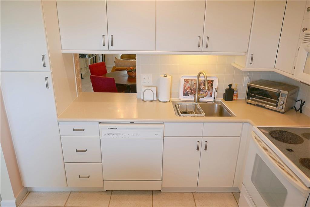 VILLAGE ROYALE ON THE GRE - Residential